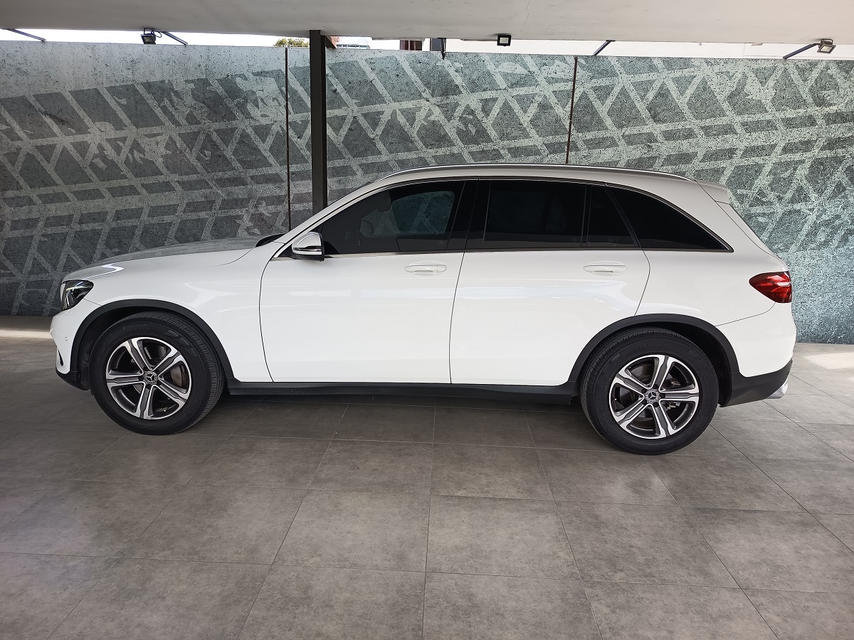 MERCEDES-BENZ GLC 250 2.0L 4X4 T/A GAS 2018 46,804 Kms