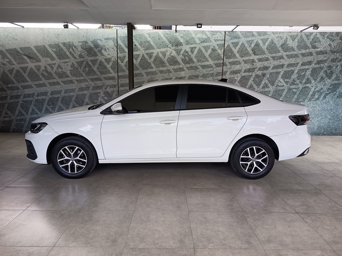 VOLKSWAGEN VIRTUS 2022 21,580 Kms