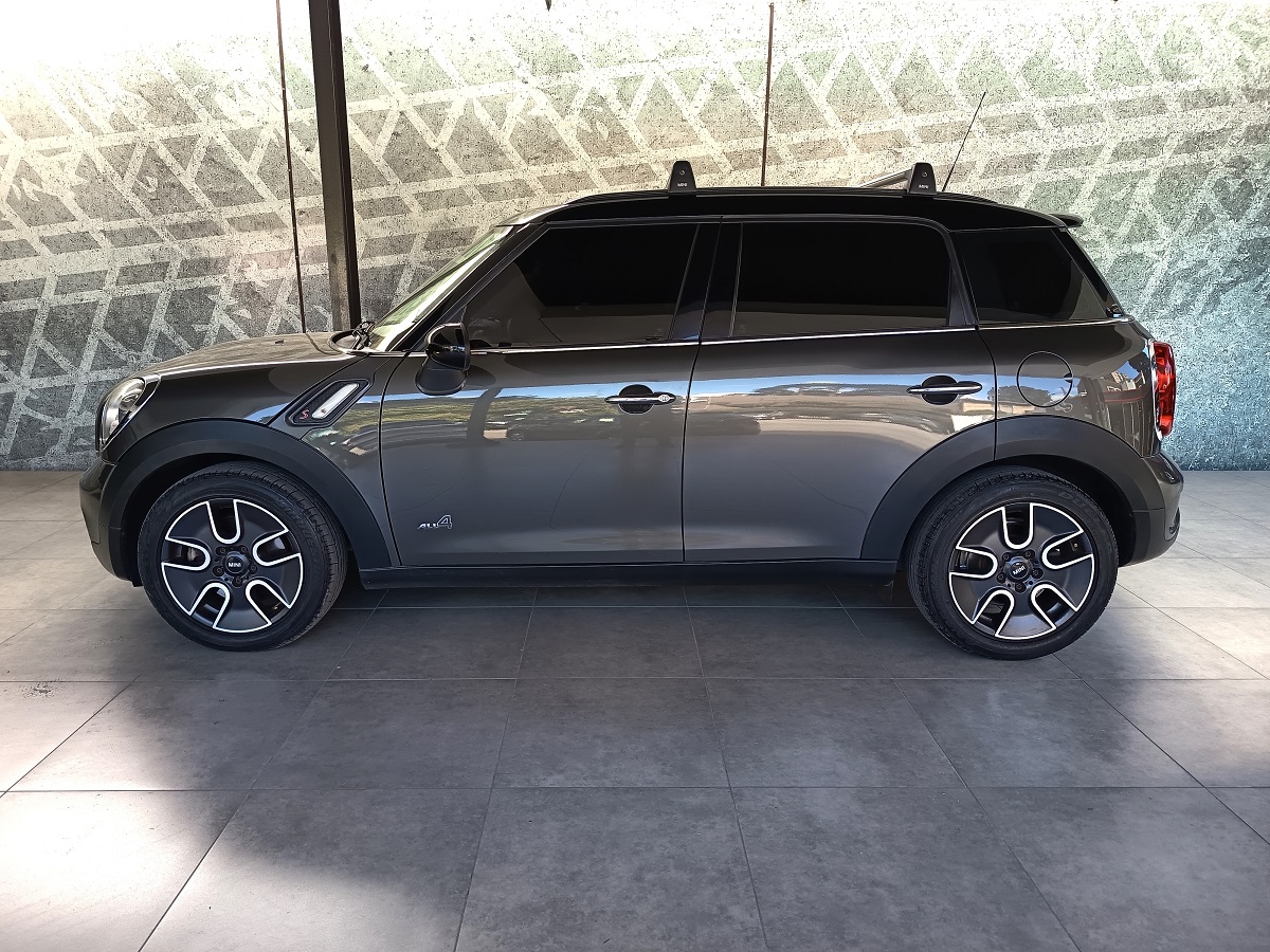 MINI COUNTRYMAN COOPER S ALL4 2011 30,047 Kms