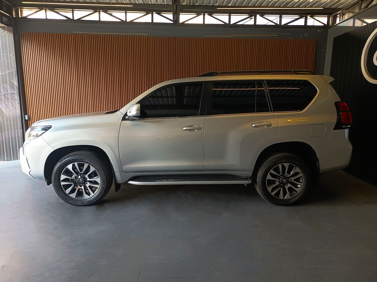 TOYOTA LAND CRUISER PRADO 2023 30,239 Kms