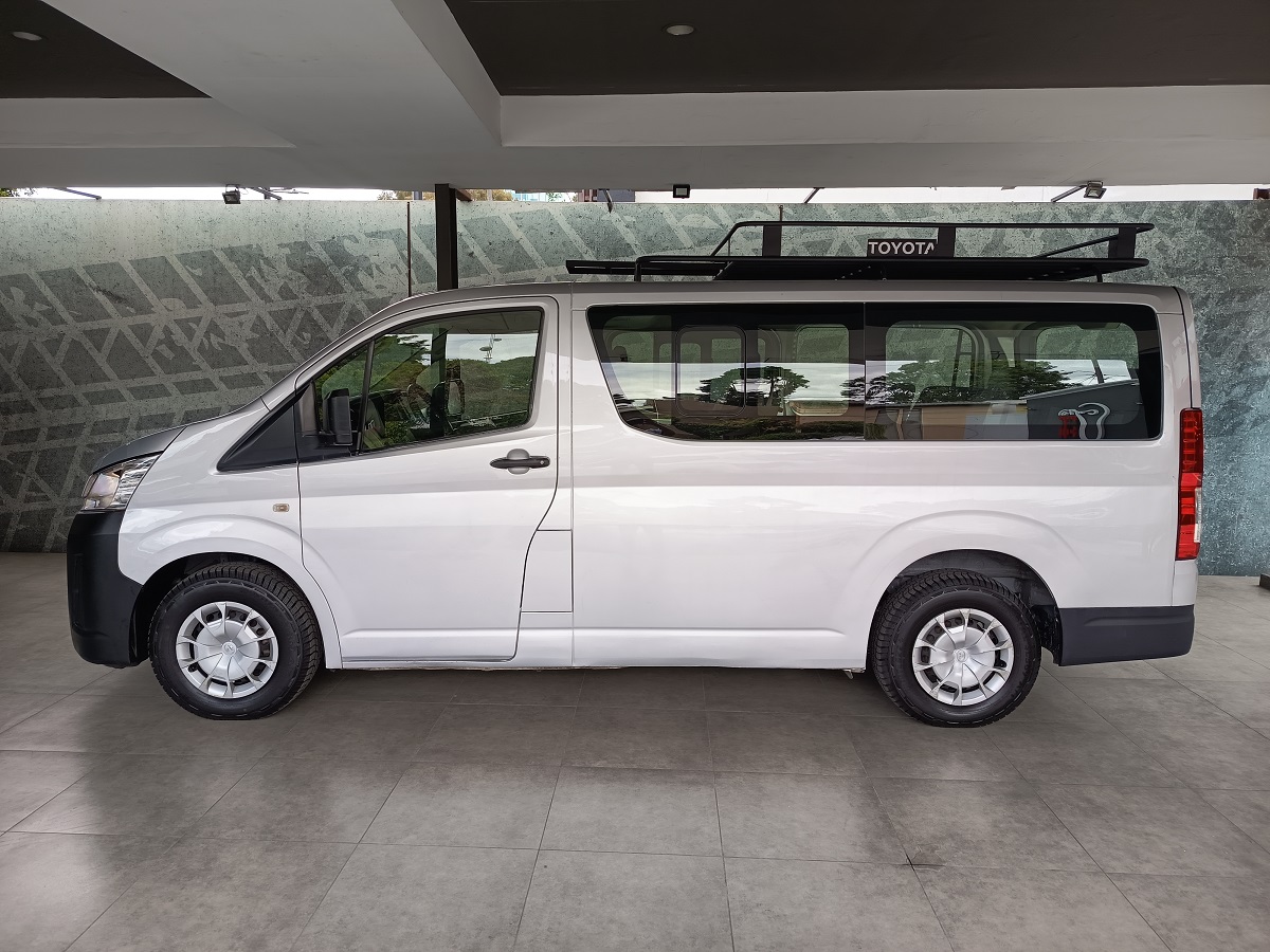 TOYOTA HIACE 2022 102,775 Kms