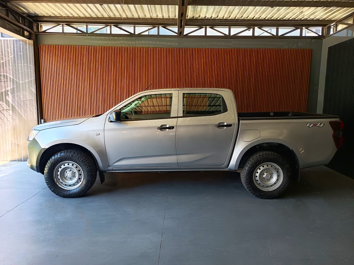 ISUZU D-MAX RG 2023 117,021 Kms