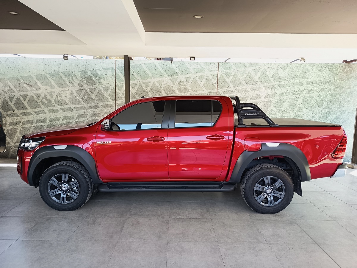 TOYOTA HILUX 2024 4,535 Kms