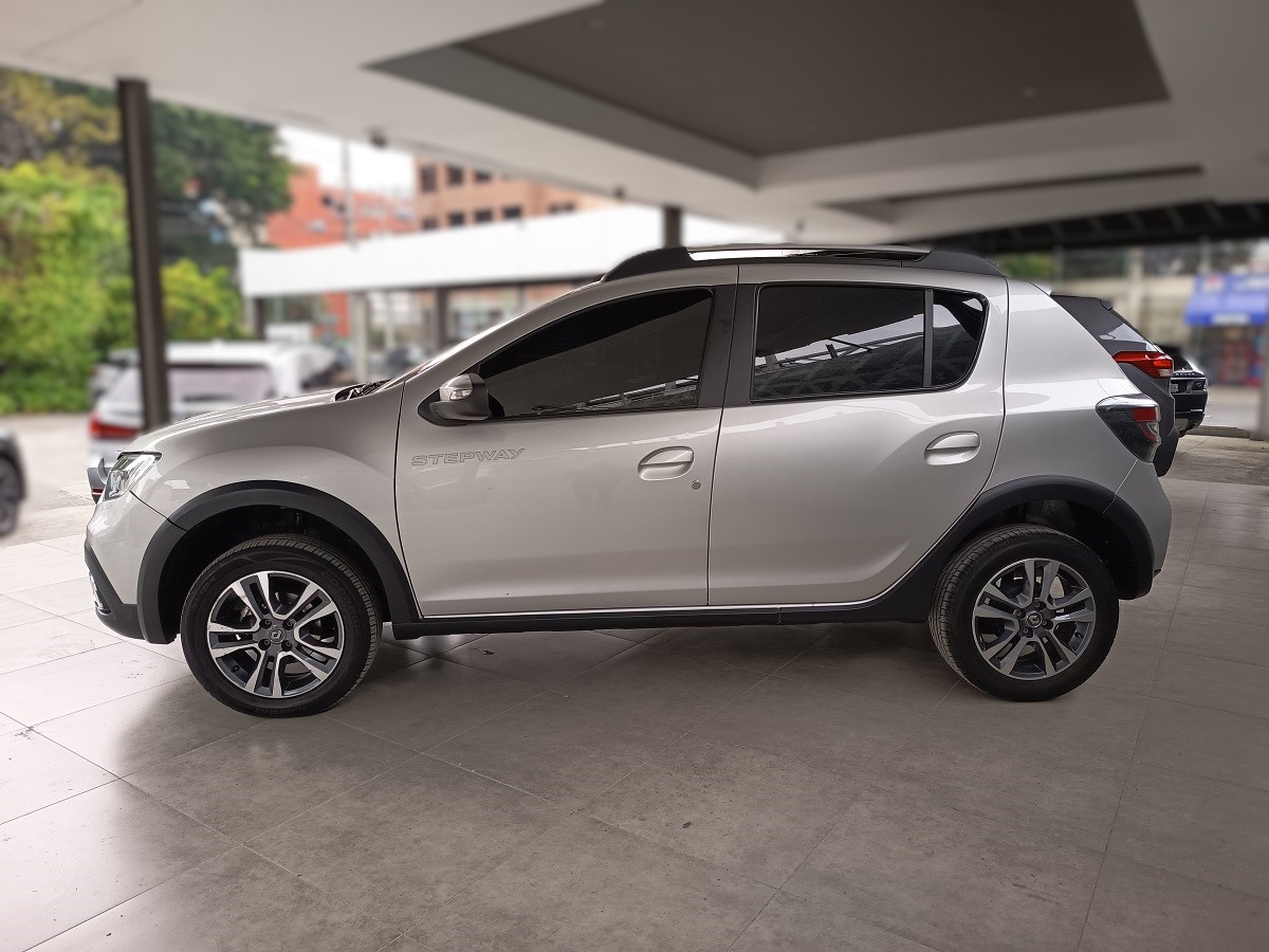 RENAULT SANDERO STEPWAY 2024 20,581 Kms