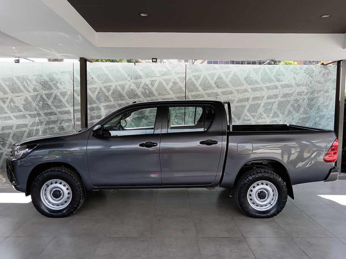 TOYOTA HILUX 2020 84,986 Kms