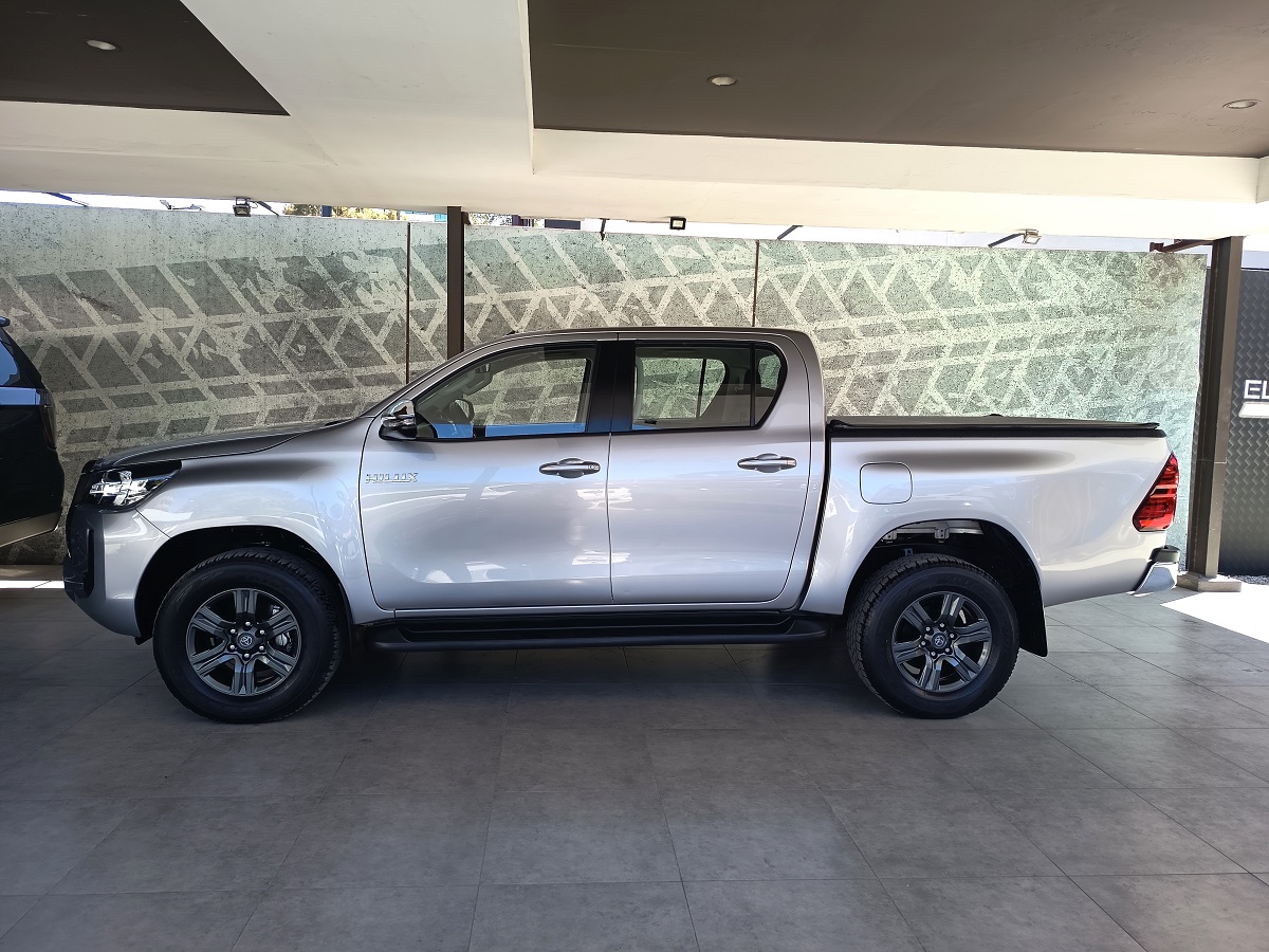 TOYOTA HILUX 2023 39,066 Kms