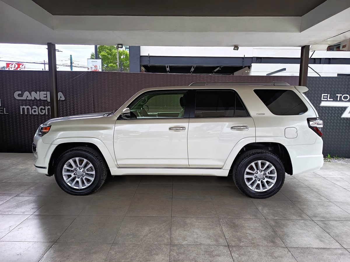 TOYOTA 4RUNNER 2019 86,800 Kms