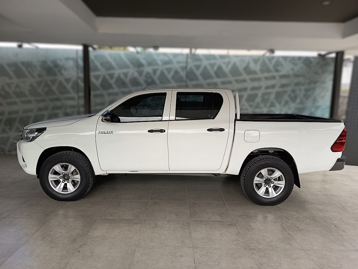 TOYOTA HILUX 2022 107,654 Kms