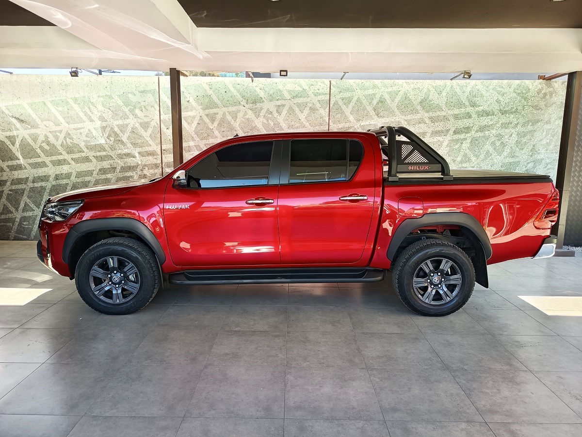 TOYOTA HILUX 2024 16,451 Kms