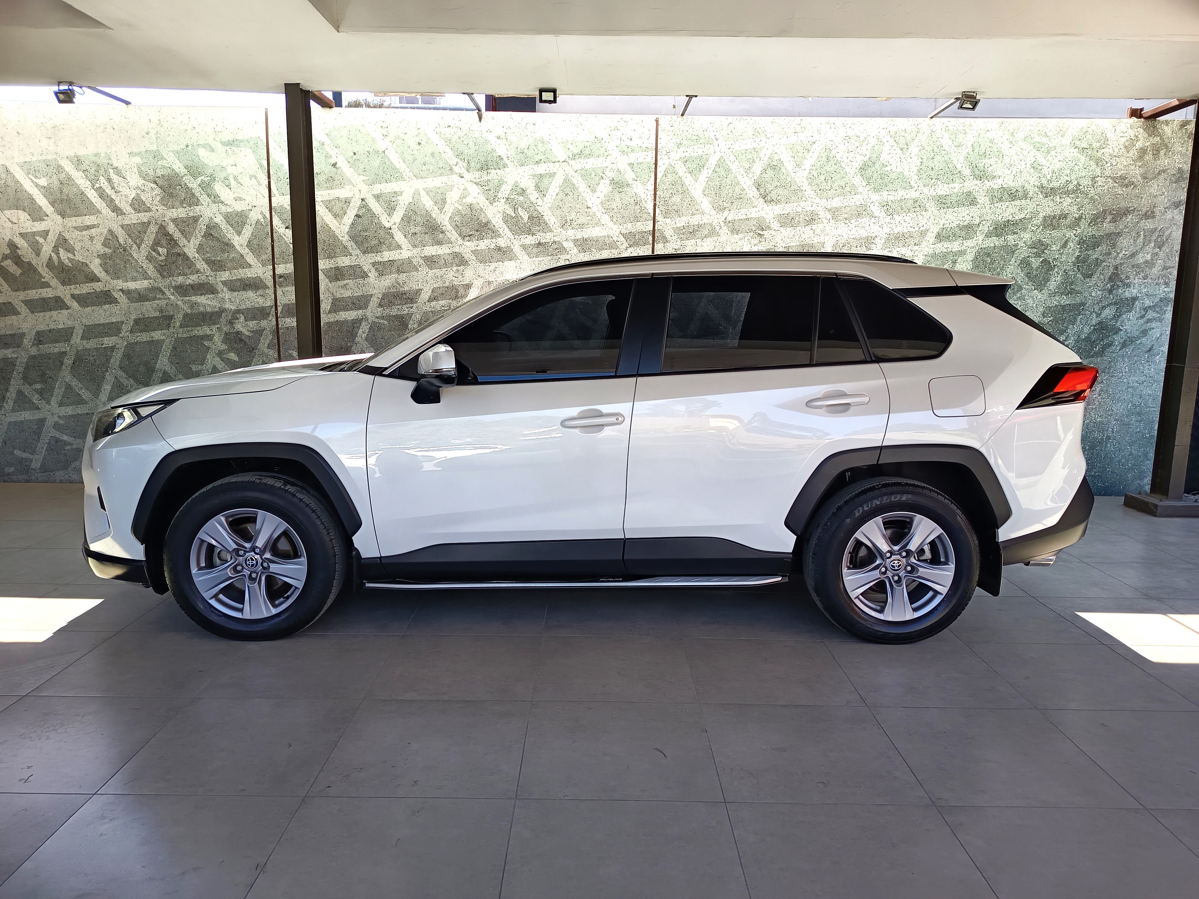 TOYOTA RAV4 2023 20,526 Kms