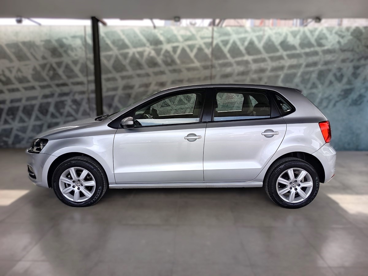 VOLKSWAGEN POLO 2016 63,109 Kms
