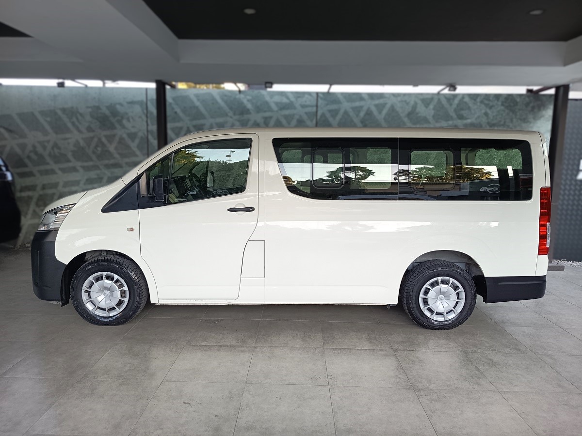 TOYOTA HIACE 2023 102,040 Kms