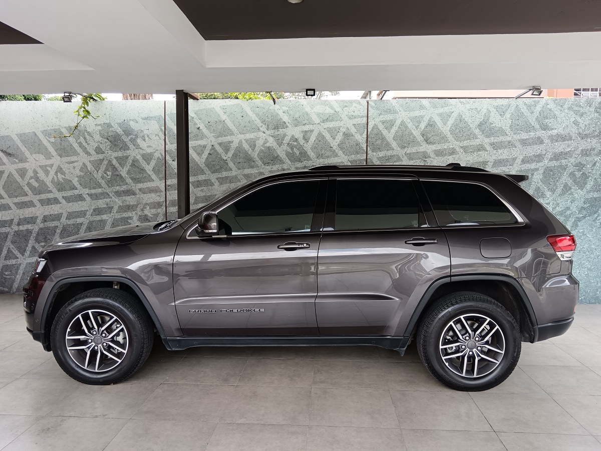 JEEP GRAND CHEROKEE LAREDO 2020 24,510 Kms