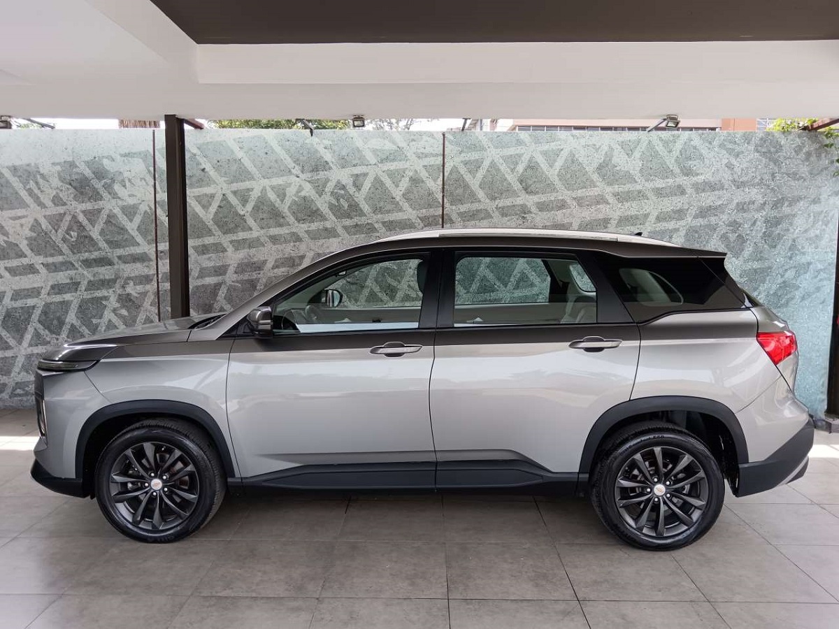 CHEVROLET CAPTIVA LT 2023 24,427 Kms
