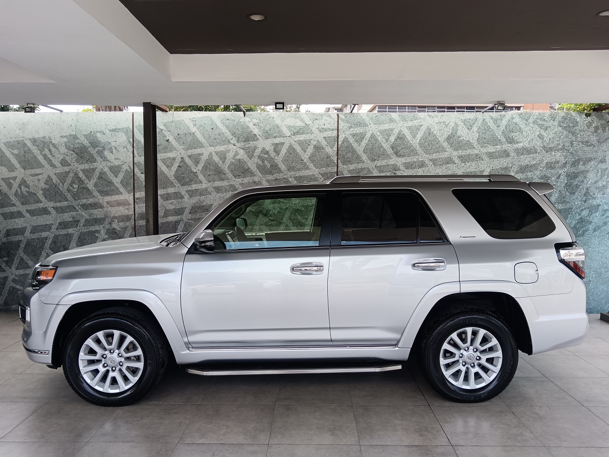TOYOTA 4RUNNER 2021 60,925 Kms