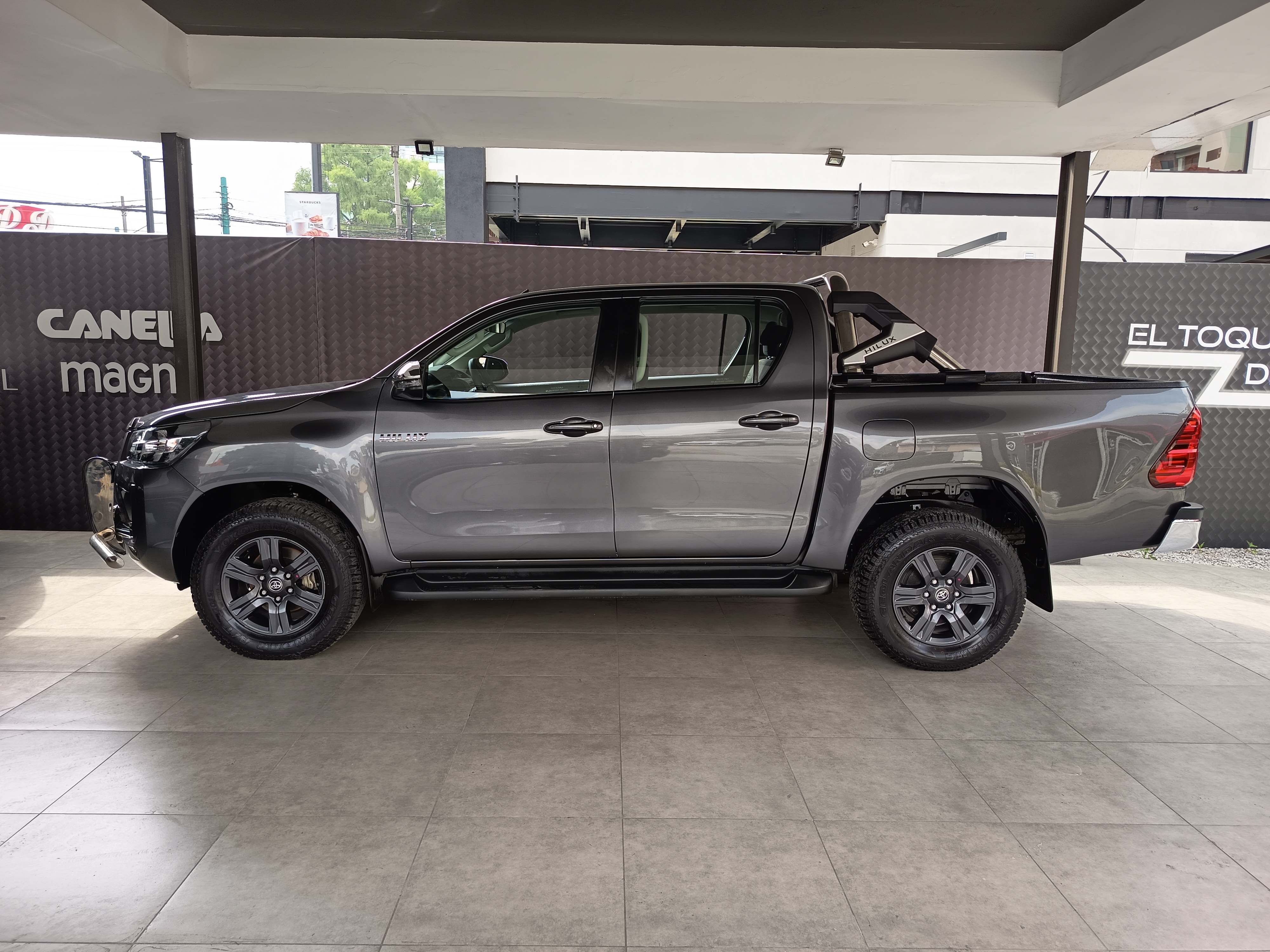 TOYOTA HILUX 2023 73,530 Kms