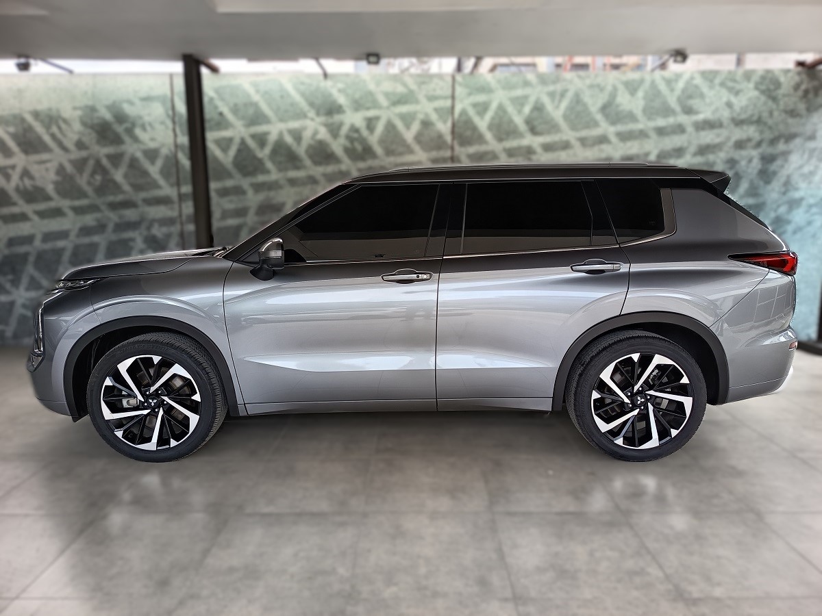 MITSUBISHI OUTLANDER  2024 38,162 Kms