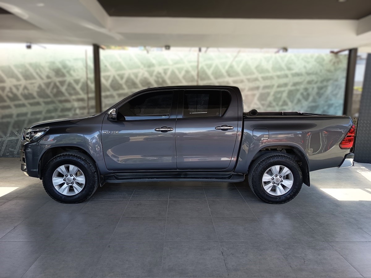 TOYOTA HILUX 2019 136,385 Kms