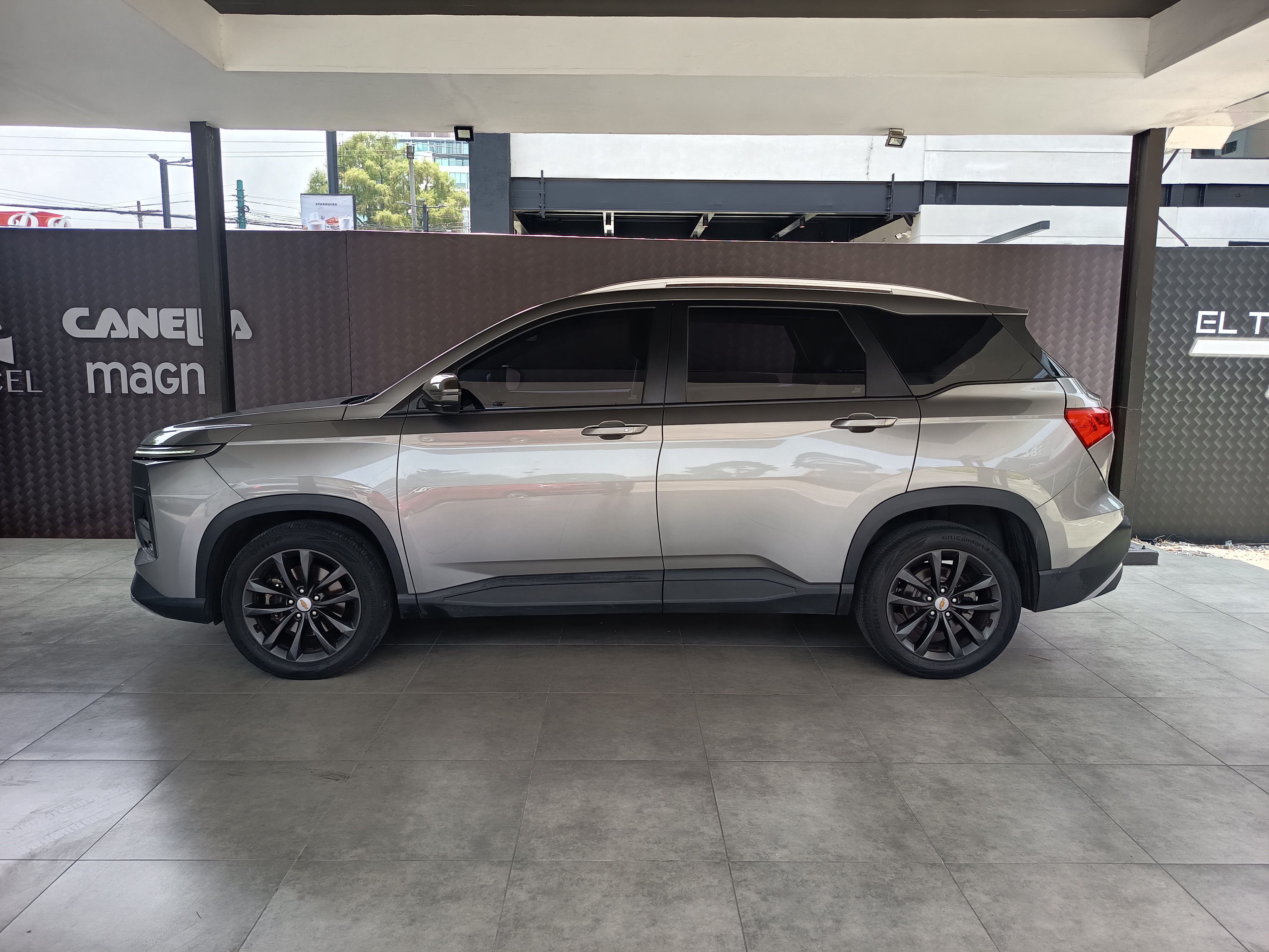 CHEVROLET CAPTIVA LT 2023 27,216 Kms