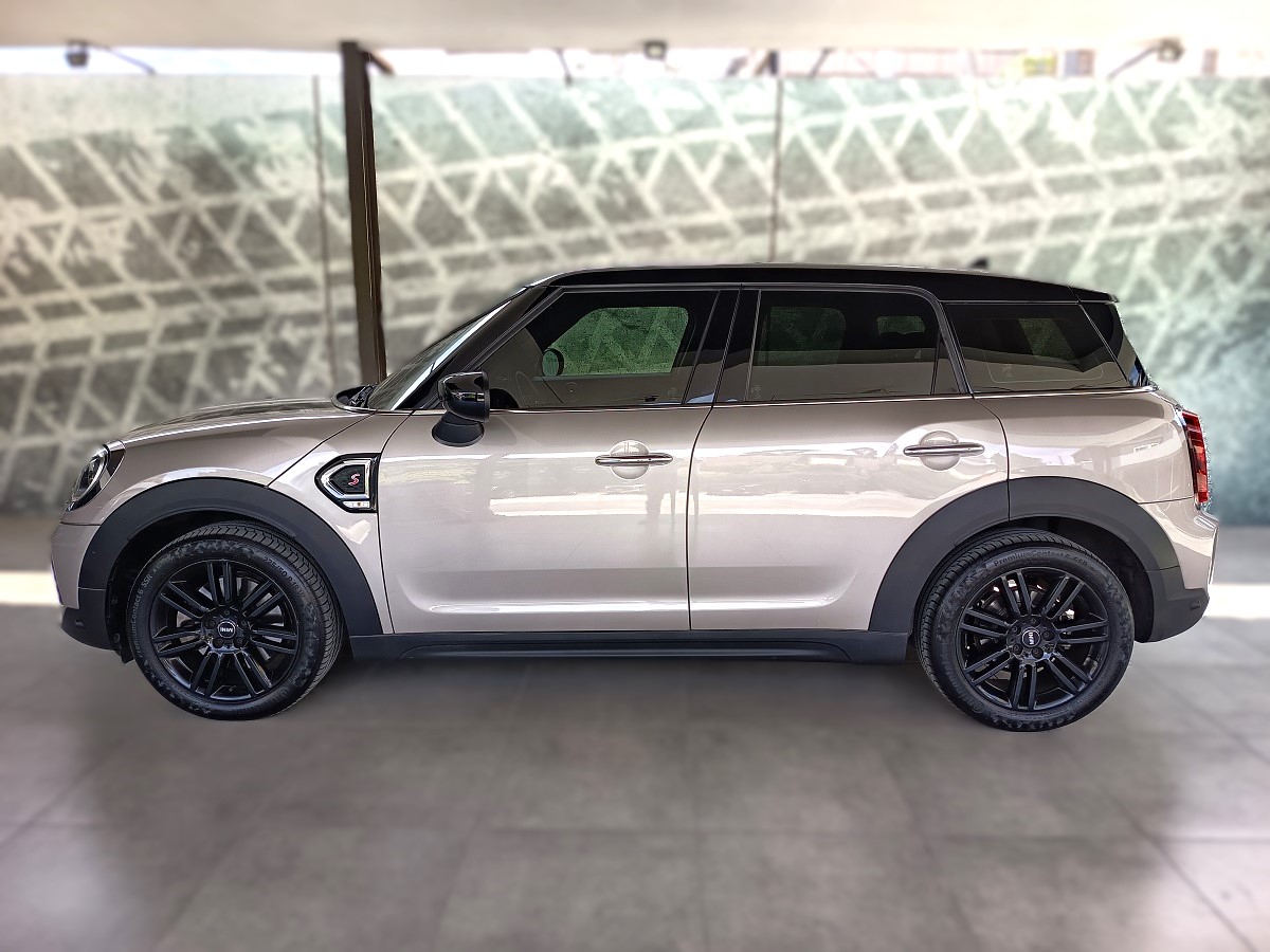 MINI COOPER COUNTRYMAN 2023 8,367 Kms