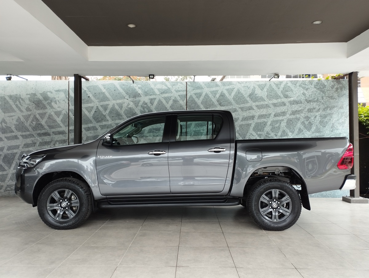 TOYOTA HILUX 2023 60,560 Kms