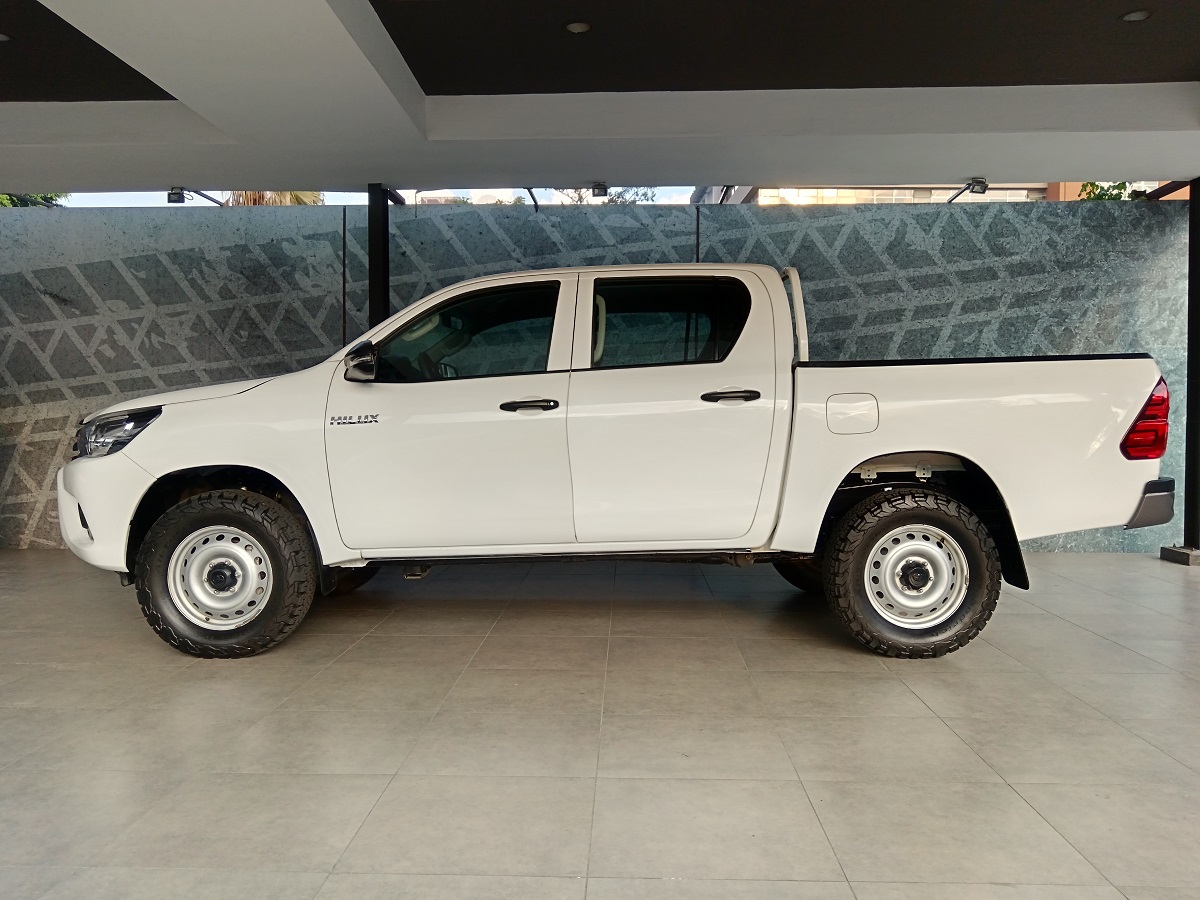 TOYOTA HILUX 2023 76,584 Kms