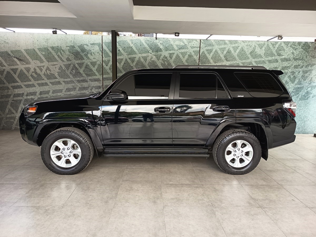 TOYOTA 4RUNNER 2018 103,820 Kms