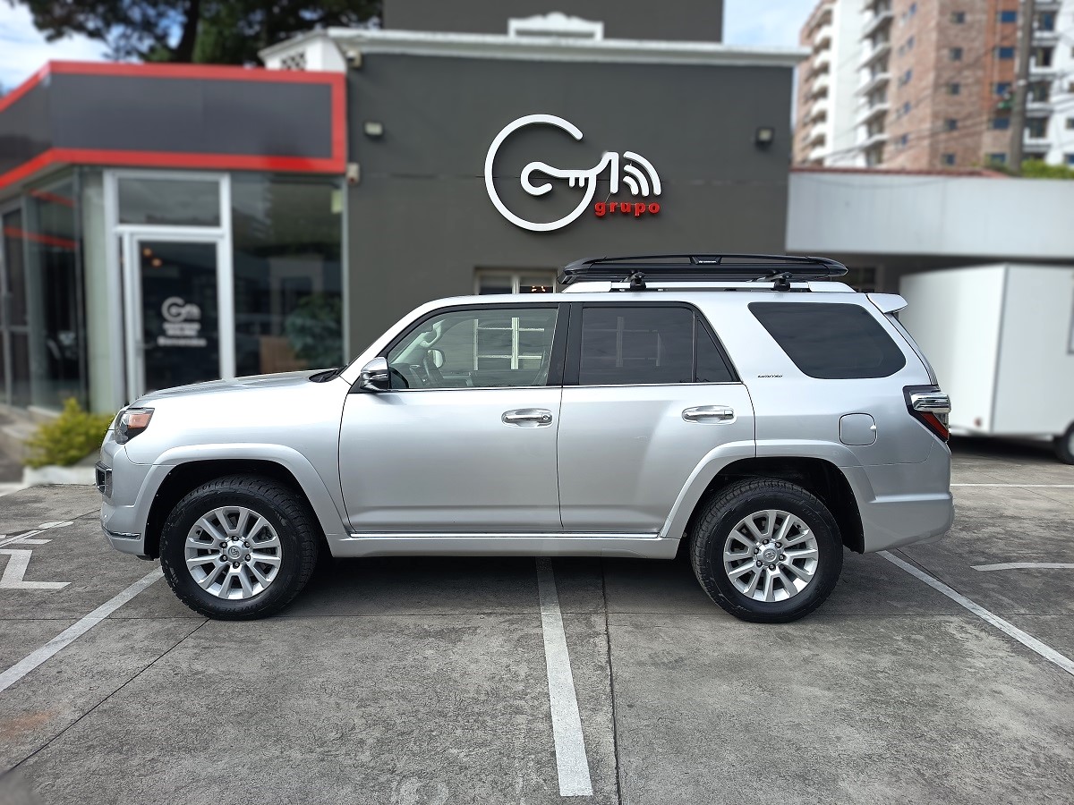 TOYOTA 4RUNNER 2017 102,248 Kms